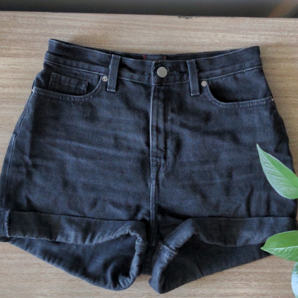 BDG Mom High Rise Shorts